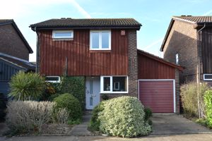 Morland Close, Hampton- click for photo gallery